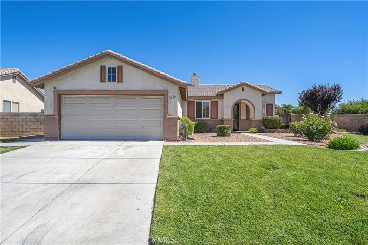 1219 W Holguin Street, Lancaster, California 93534