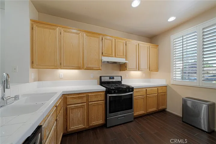 1219 W Holguin Street, Lancaster, California 93534