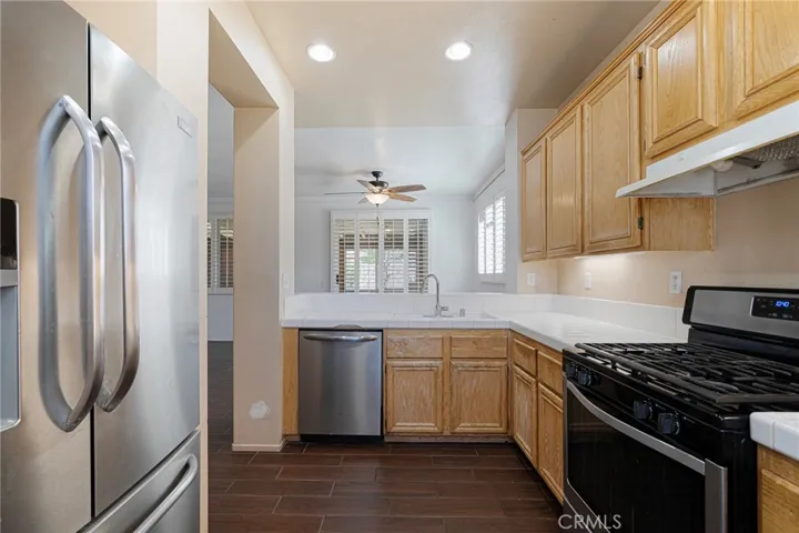 1219 W Holguin Street, Lancaster, California 93534