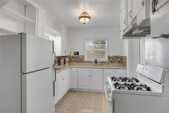 713 Mount Vernon, Barstow, California 92311