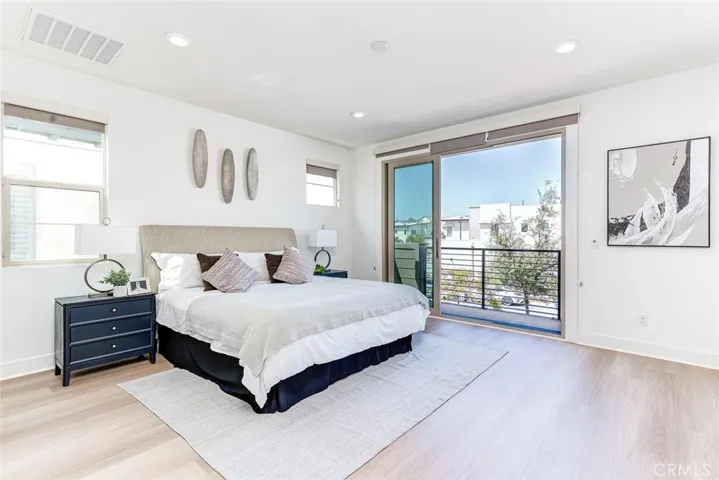 168 Scale, Irvine, California 92618