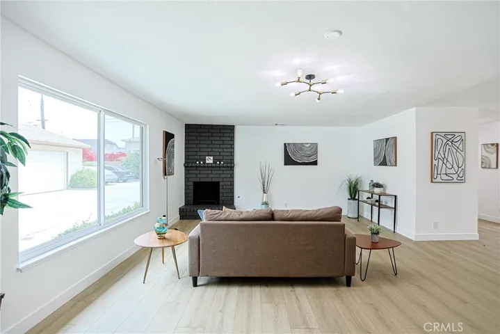 8860 La Salle 4, Cypress, California 90630
