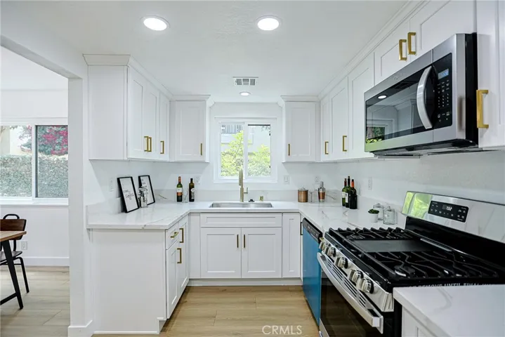 8860 La Salle 4, Cypress, California 90630
