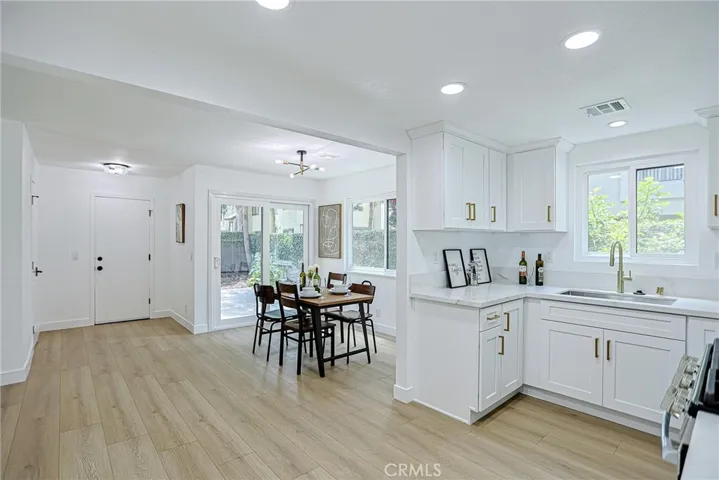 8860 La Salle 4, Cypress, California 90630