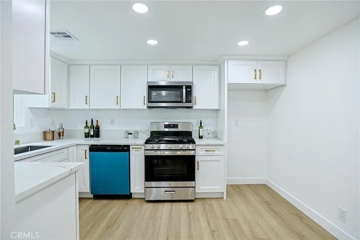 8860 La Salle 4, Cypress, California 90630