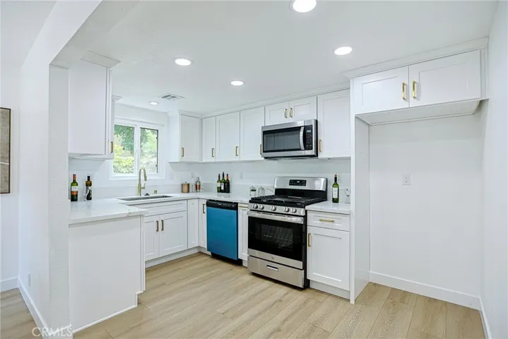 8860 La Salle 4, Cypress, California 90630