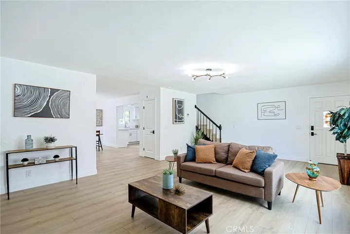 8860 La Salle 4, Cypress, California 90630