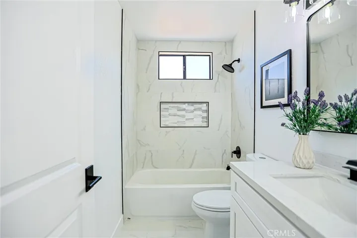 8860 La Salle 4, Cypress, California 90630