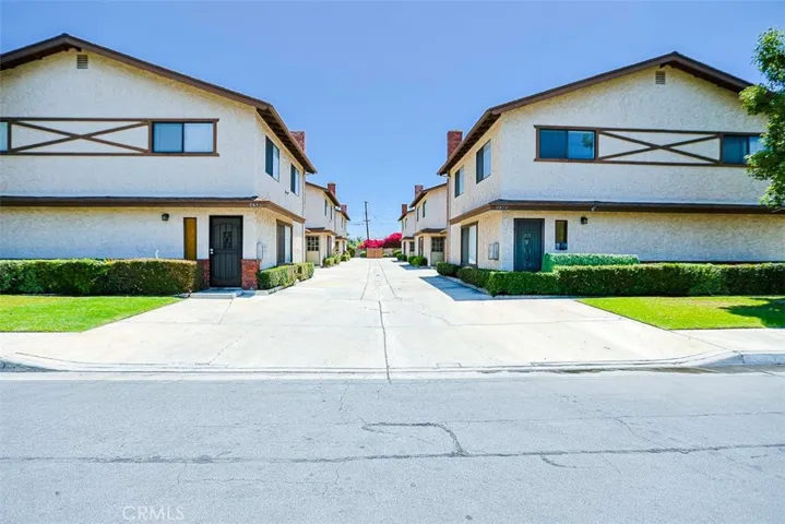 8860 La Salle 4, Cypress, California 90630