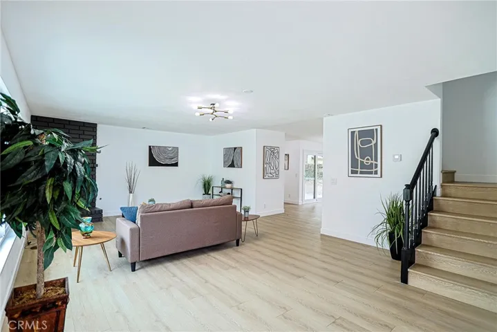 8860 La Salle 4, Cypress, California 90630