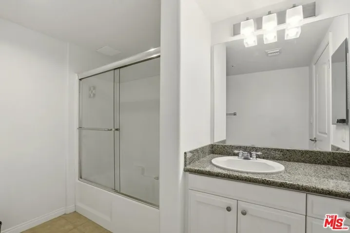 Full EnSuite Bathroom