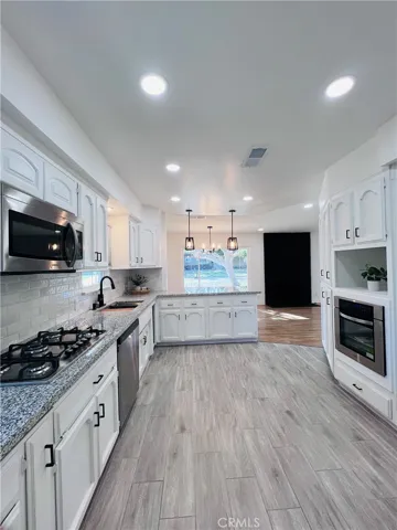 1735 Los Robles Drive, Bakersfield, California 93306