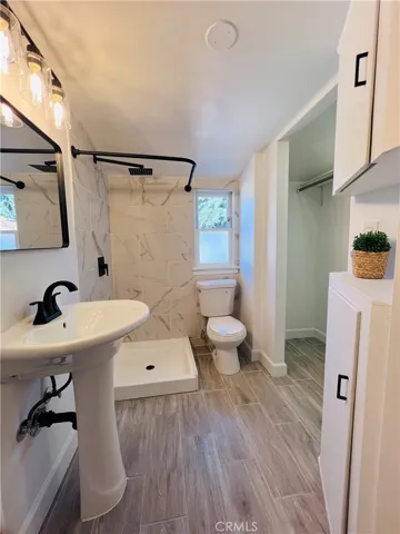 1735 Los Robles Drive, Bakersfield, California 93306