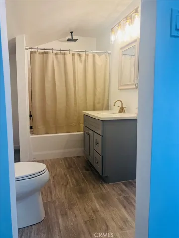 1735 Los Robles Drive, Bakersfield, California 93306