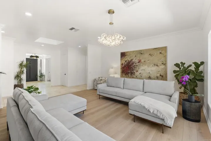 4305 Manchester Avenue, Encinitas, California 92024
