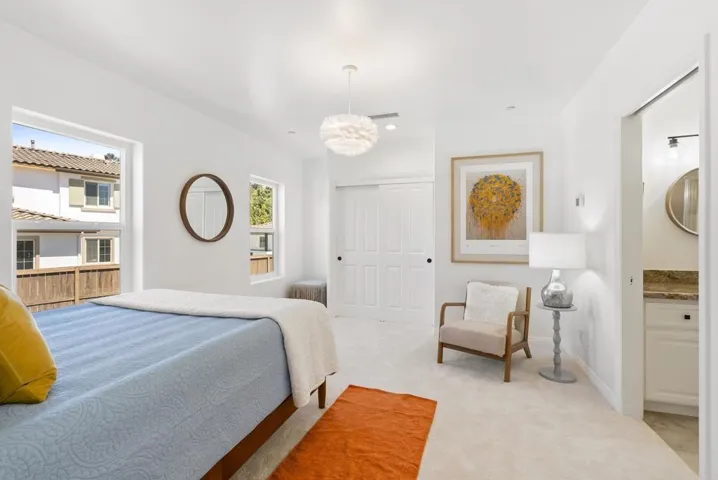 4305 Manchester Avenue, Encinitas, California 92024