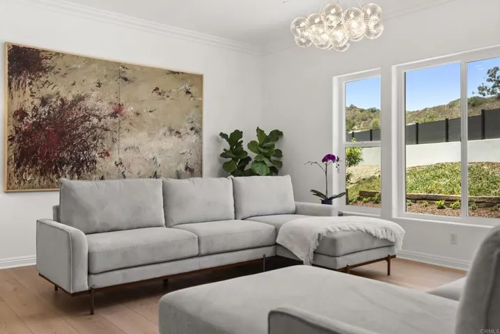 4305 Manchester Avenue, Encinitas, California 92024