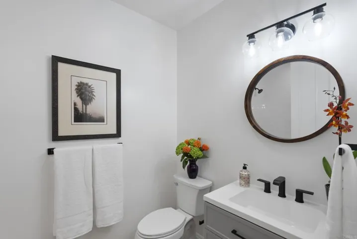 4305 Manchester Avenue, Encinitas, California 92024
