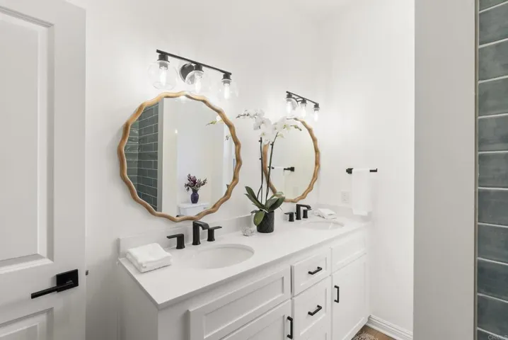 4305 Manchester Avenue, Encinitas, California 92024