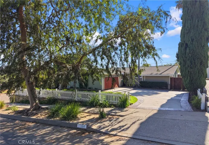 1255 Hastings Ranch Drive, Pasadena, California 91107