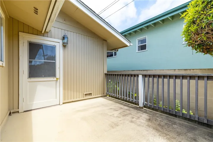 Side Yard to Garage entrance
