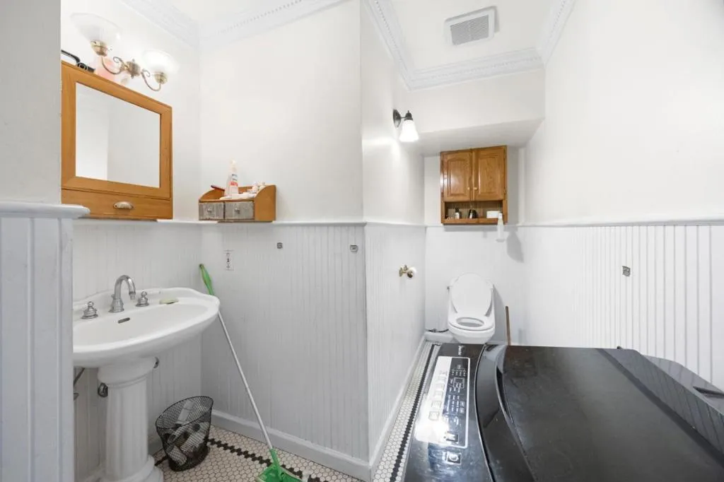 1 W Richmond Avenue, Richmond, California 94801 — photo 5