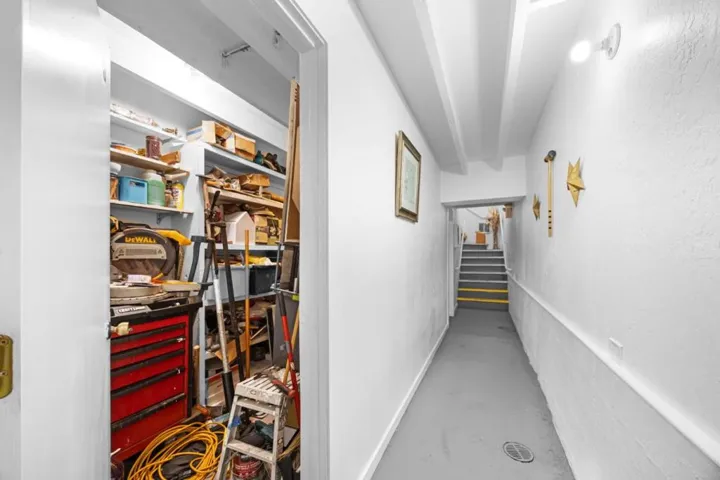 1 W Richmond Avenue, Richmond, California 94801
