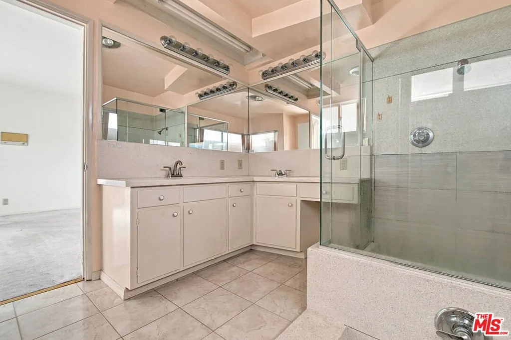 Primary ensuite bath