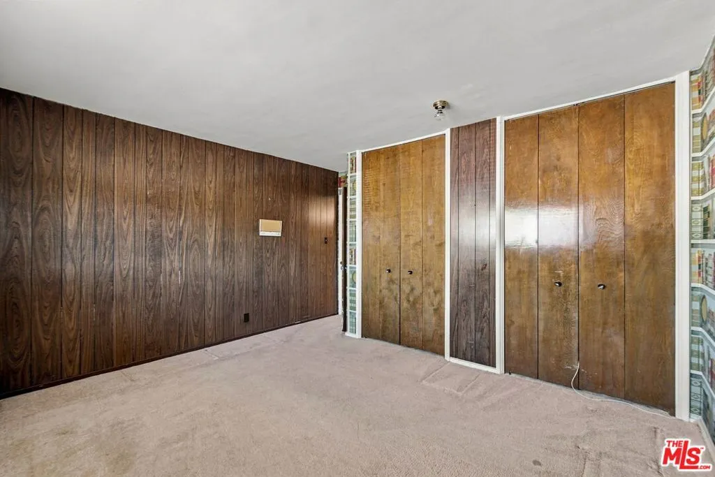 Classic double door entrace