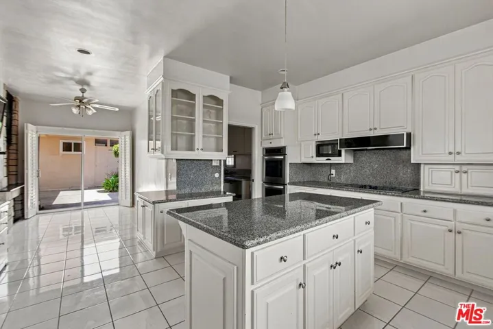 Dining island in kitchen