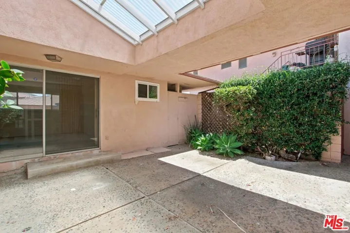 Enclosed courtyard