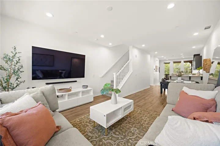 806 E Prommenade, Azusa, California 91702