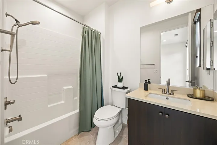 806 E Prommenade, Azusa, California 91702