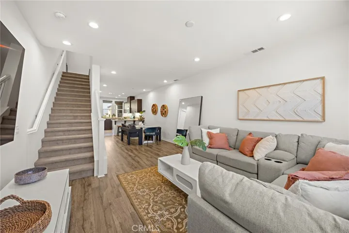 806 E Prommenade, Azusa, California 91702