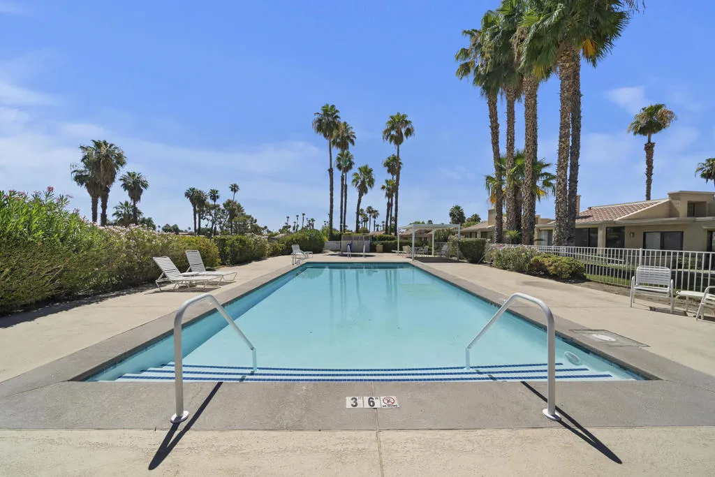 41-Pool Area