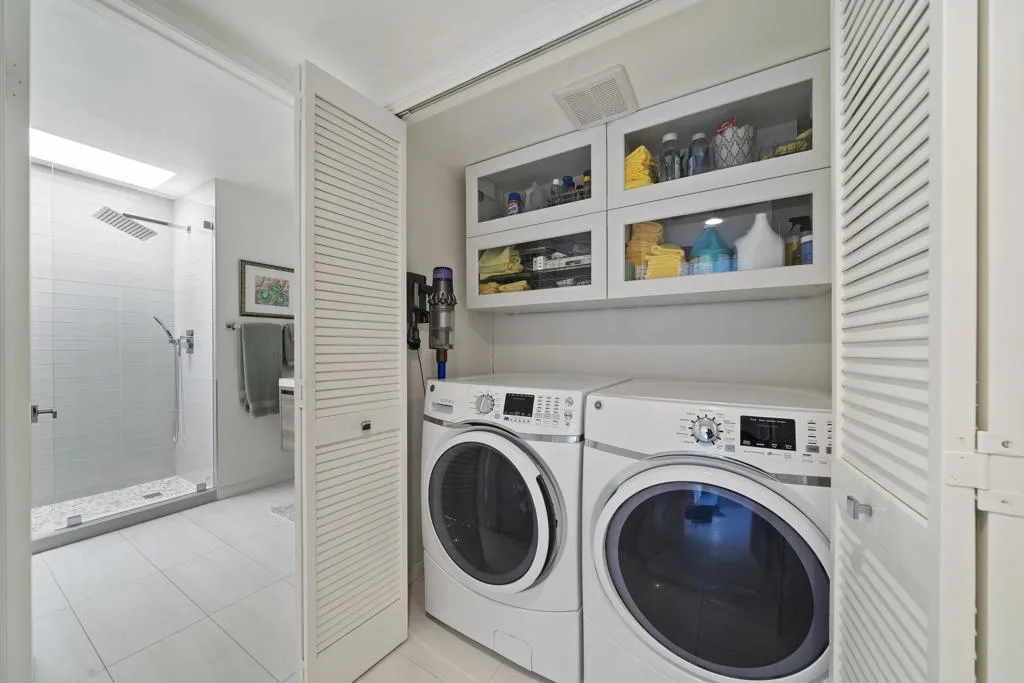 12-Laundry Area