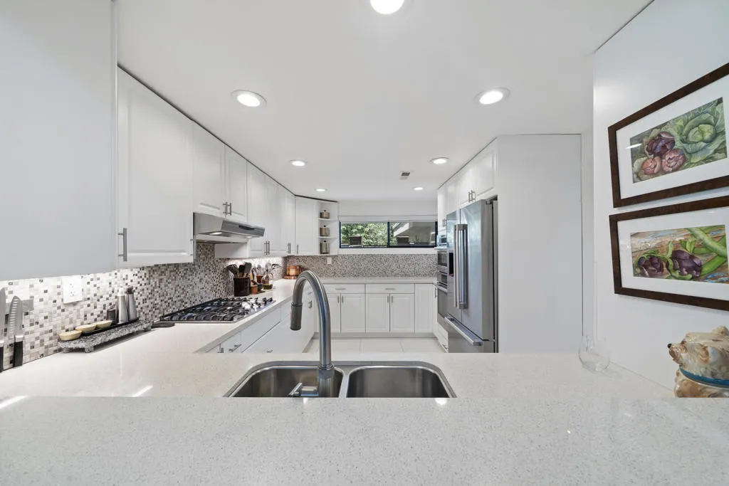 17-Kitchen