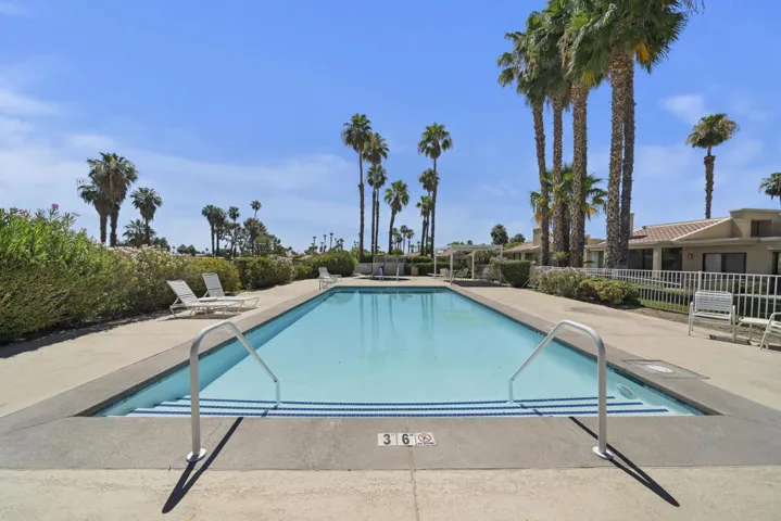 41-Pool Area