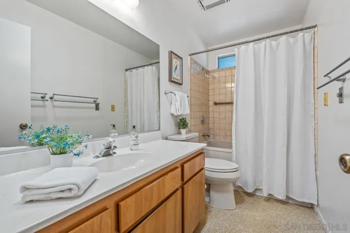 12450 Algonquin, Apple Valley, California 92308