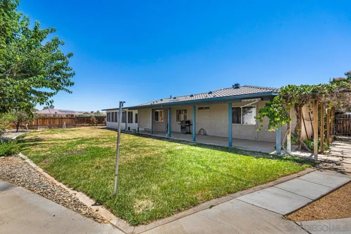 12450 Algonquin, Apple Valley, California 92308