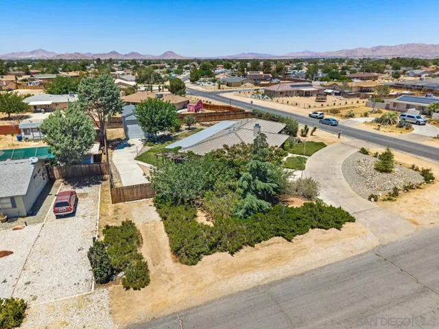 12450 Algonquin, Apple Valley, California 92308