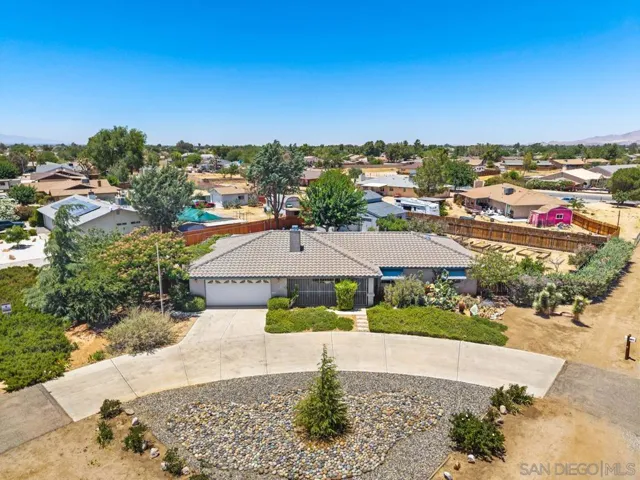 12450 Algonquin, Apple Valley, California 92308