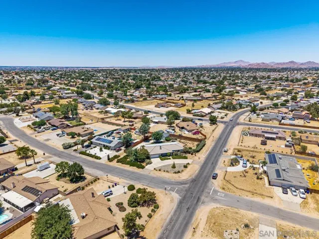 12450 Algonquin, Apple Valley, California 92308