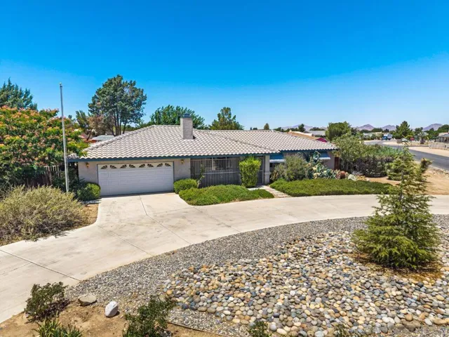 12450 Algonquin, Apple Valley, California 92308