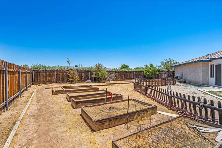 12450 Algonquin, Apple Valley, California 92308