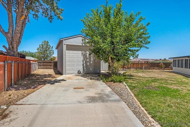 12450 Algonquin, Apple Valley, California 92308