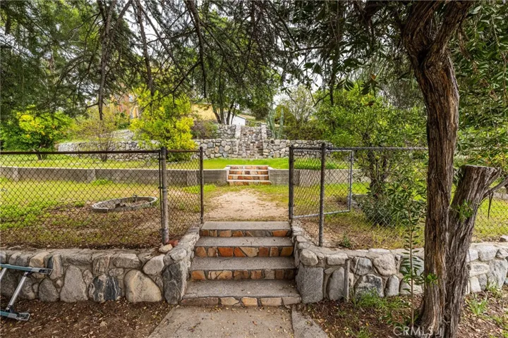 7444 Tranquil Drive, Tujunga, California 91042
