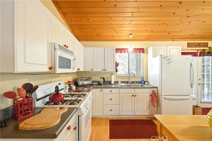 849 Ford, Big Bear Lake, California 92315