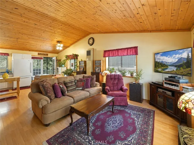 849 Ford, Big Bear Lake, California 92315