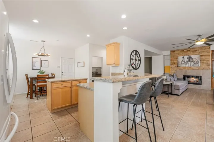 Earing Bar in Kitchen